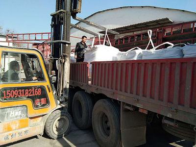 开封耐火材料现场装车实录 工业高效与物流协同的典范